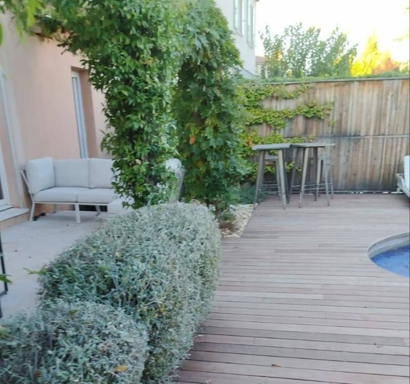 Entretien de jardin contemporain à Venelles (13)