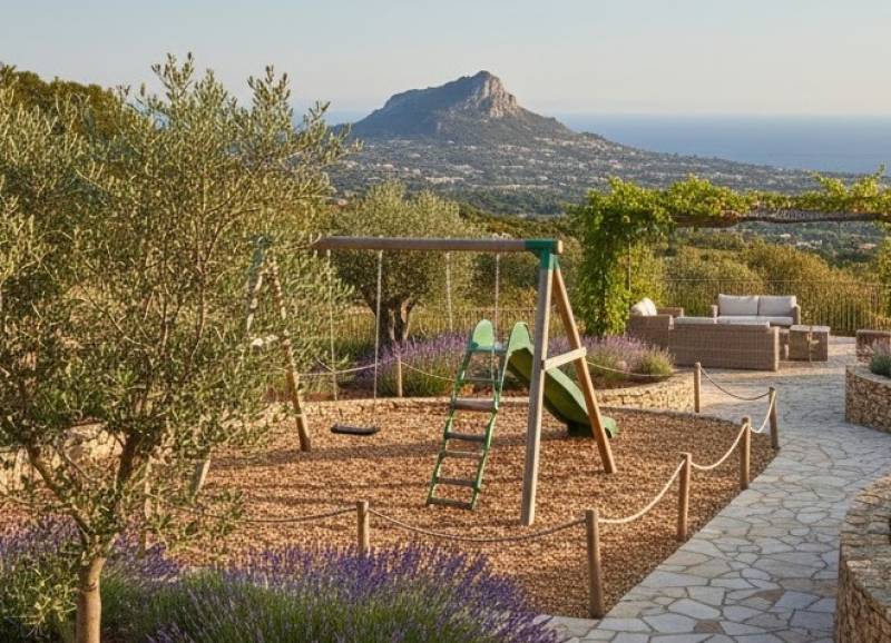 Conception de jardin familial avec jeux d’enfants intégrés et massifs protégés à Cassis 13022, Bouches-du-Rhône